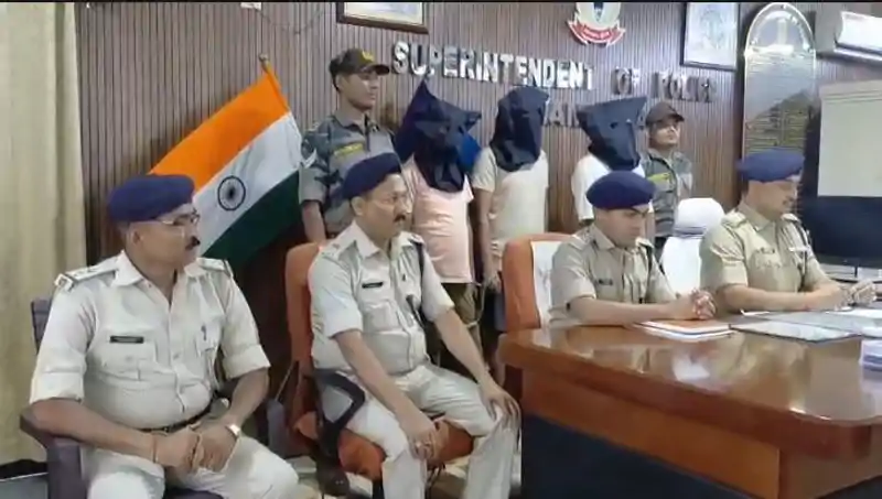 जामताड़ा में पुलिस के हत्थे चढ़े तीन साइबर ठग, जानें कैसे करते थे ठगी 