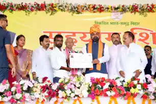 बिहार में आज से 'सहयोग शिविर' की शुरुआत, CM सम्राट ने 67 मामले निपटाए, कहा-30 दिन में समस्या का समाधान नहीं तो... 
