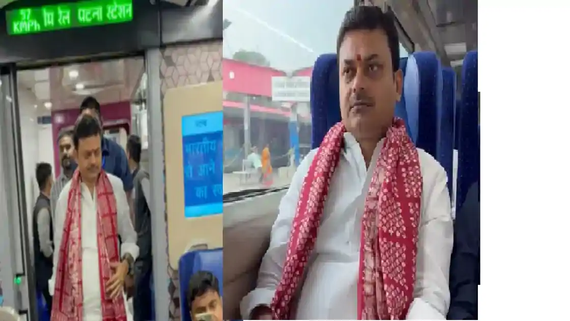 गाड़ी छोड़ ट्रेन से जमुई निकले मंत्री संजय सिंह, प्रभारी मंत्री बनने के बाद पहली यात्रा, पेट्रोल-डीजल बचाने की अपील 