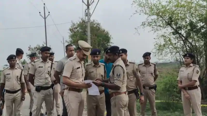 पटना में लगातार दूसरे दिन एनकाउंटर, वैन लूटकांड के आरोपी को मारी गोली, 24 घंटे में तीसरा एनकाउंटर पटना में लगातार दूसरे दिन एनकाउंटर, वैन लूटकांड के आरोपी को मारी गोली, 24 घंटे में तीसरा एनकाउंटर
