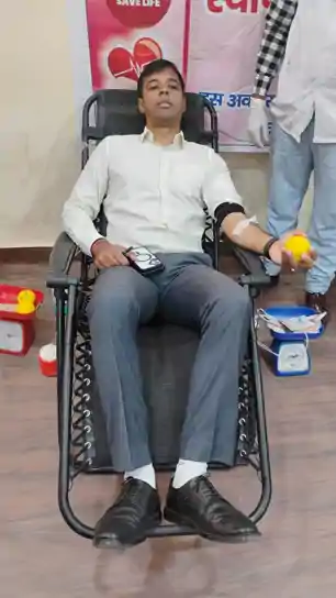 राँची जिला प्रशासन की पहल पर समाहरणालय परिसर में एकदिवसीय रक्तदान शिविर और स्वास्थ्य जांच कैंप का आयोजन 