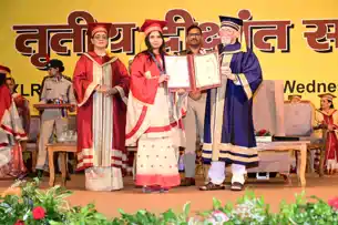 जमशेदपुर महिला विश्वविद्यालय के दीक्षांत समारोह में सम्मिलित हुये राज्यपाल