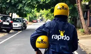 इंजीनियरिंग छोड़ Rapido में चला रहा बाइक, रोज इतना करता है कमाई