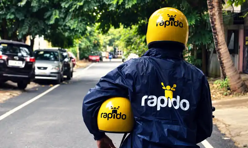 इंजीनियरिंग छोड़ Rapido में चला रहा बाइक, रोज इतना करता है कमाई इंजीनियरिंग छोड़ Rapido में चला रहा बाइक, रोज इतना करता है कमाई