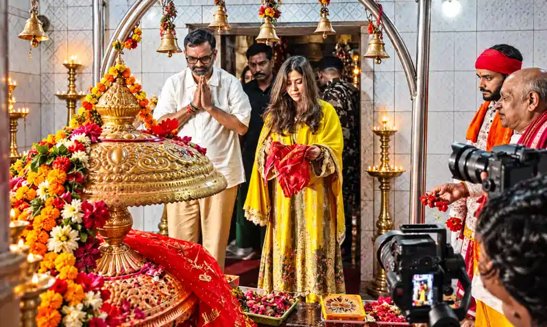 एकता कपूर संग तमन्ना भाटिया और सिद्धार्थ मल्होत्रा ने की मां वन देवी की पूजा एकता कपूर संग तमन्ना भाटिया और सिद्धार्थ मल्होत्रा ने की मां वन देवी की पूजा