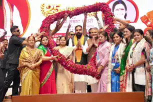 'एक करोड़ महिलाओं को रोजगार से जोड़ा जाएगा' CM बोले-महिलाओं के अधिकार एवं सम्मान की रक्षा के लिए बिहार राज्य महिला आयोग द्वारा किया जा रहा कार्य सराहनीय