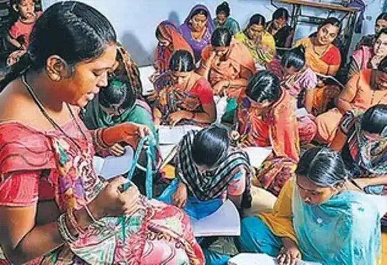 सखी मंडल की महिलाओं को उद्यमिता में नई उड़ान, JSLPS और IIMCIP की साझेदारी से बदलेगी ग्रामीण तस्वीर सखी मंडल की महिलाओं को उद्यमिता में नई उड़ान, JSLPS और IIMCIP की साझेदारी से बदलेगी ग्रामीण तस्वीर