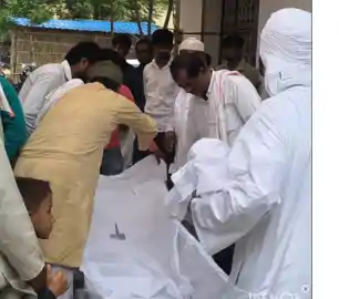 मस्जिद में नमाज अदा करने से मौलवी ने नशेड़ी को किया मना, सनकी ने चाकू घोंप सुलाया मौत के घाट मस्जिद में नमाज अदा करने से मौलवी ने नशेड़ी को किया मना, सनकी ने चाकू घोंप सुलाया मौत के घाट