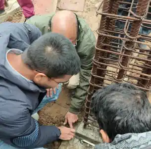 उपेंद्र कुशवाहा के बेटे ने संभाला मोर्चा, गाड़ी से उतरकर खुद की एक-एक चीज़ की जांच