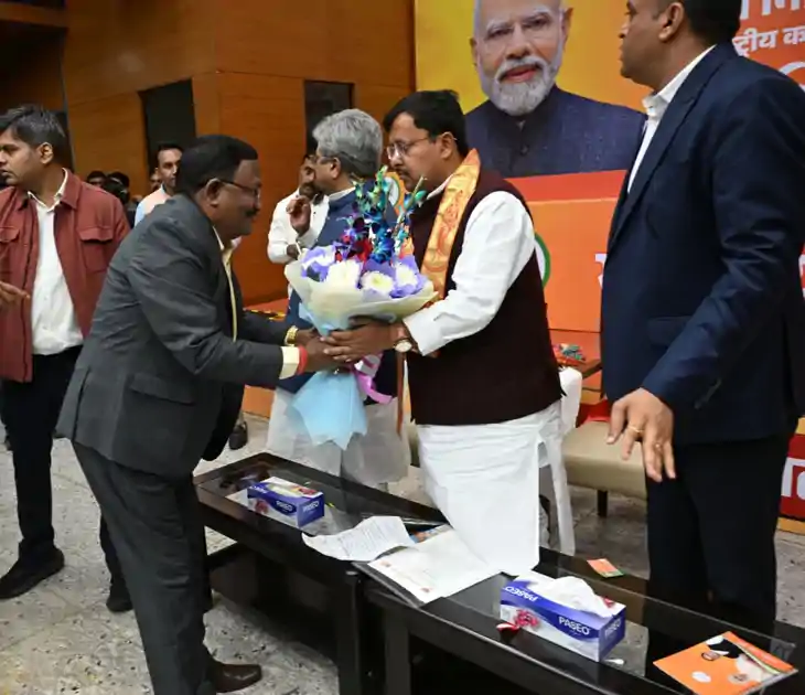 राष्ट्रीय दायित्व मिलने पर नितिन नवीन से मिले किशुन दास, दी शुभकामनाएं