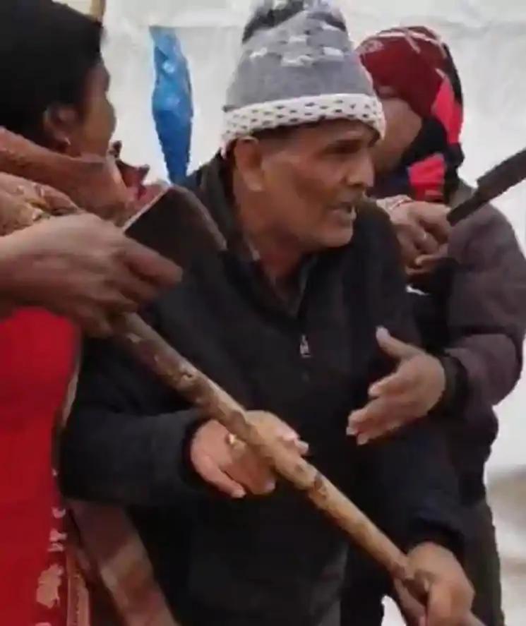 गोंदलपुरा कोल ब्लॉक पर जनसुनवाई से पहले भड़का ग्रामीणों का गुस्सा, प्रशासन को पीछे खींचने पड़े कदम 