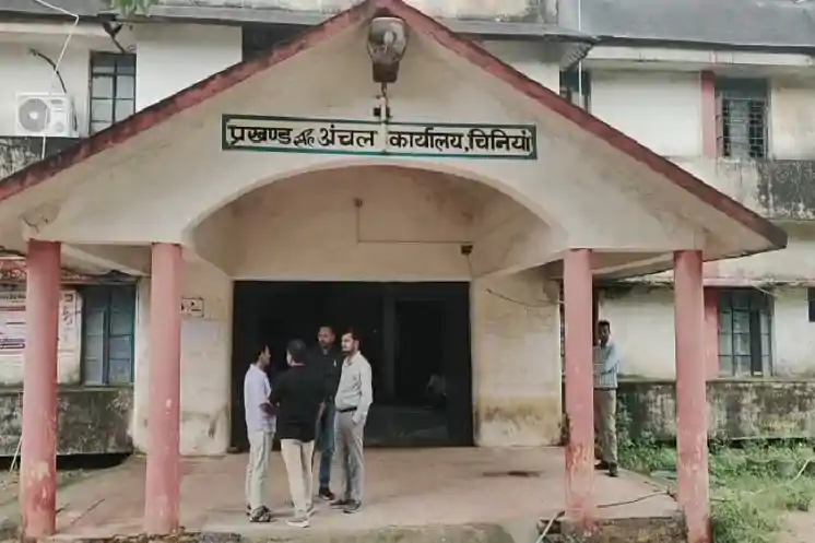 गढ़वा : जंगल से लौट रही महिला को हाथी ने कुचलकर मारा, स्थायी समाधान पर फिर उठे सवाल