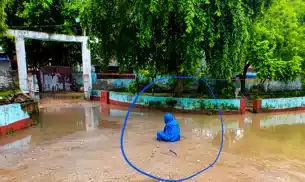 संवेदनहीनता की हद: Dial 112 की टीम ने लाचार महिला को अस्पताल के गेट पर फेंका संवेदनहीनता की हद: Dial 112 की टीम ने लाचार महिला को अस्पताल के गेट पर फेंका