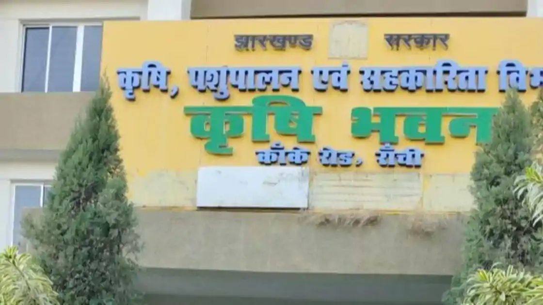 रांची में भीषण सड़क हादसा! कृषि विभाग के निदेशक की गाड़ी क्षतिग्रस्त