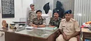 पलामू : पिकअप में हो रही थी अवैध ढुलाई, पुलिस ने बीच रास्ते दबोचा