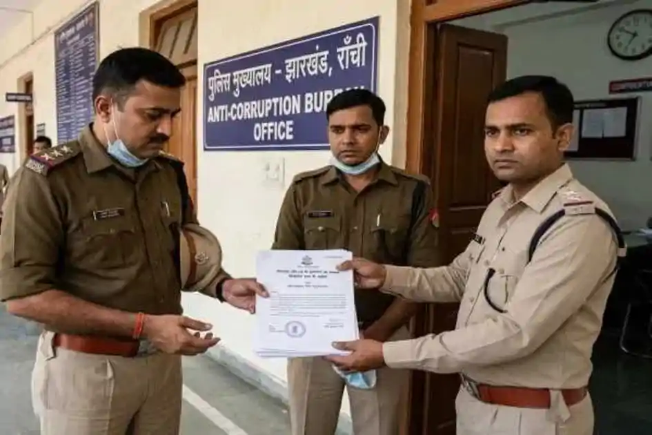 देवघर : जसीडीह थाना प्रभारी और एएसआई के खिलाफ विभागीय जांच के आदेश, ये है वजह