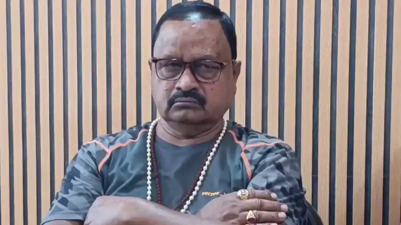 पूर्व विधायक गोपाल मंडल का बेटा दो दिनों से लापता, मोबाइल भी बंद, परिवार ने मांगी मदद पूर्व विधायक गोपाल मंडल का बेटा दो दिनों से लापता, मोबाइल भी बंद, परिवार ने मांगी मदद