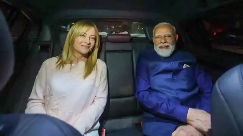 'रोम में स्वागत है, मेरे दोस्त!', PM मोदी ने जॉर्जिया मेलोनी को गिफ्ट की मेलोडी टॉफी, साथ डिनर, एक ही कार में गए घूमने 'रोम में स्वागत है, मेरे दोस्त!', PM मोदी ने जॉर्जिया मेलोनी को गिफ्ट की मेलोडी टॉफी, साथ डिनर, एक ही कार में गए घूमने