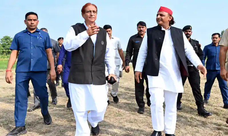आजम खान से जेल में मुलाकात करेंगे अखिलेश, 22 को पहुंचेंगे रामपुर आजम खान से जेल में मुलाकात करेंगे अखिलेश, 22 को पहुंचेंगे रामपुर