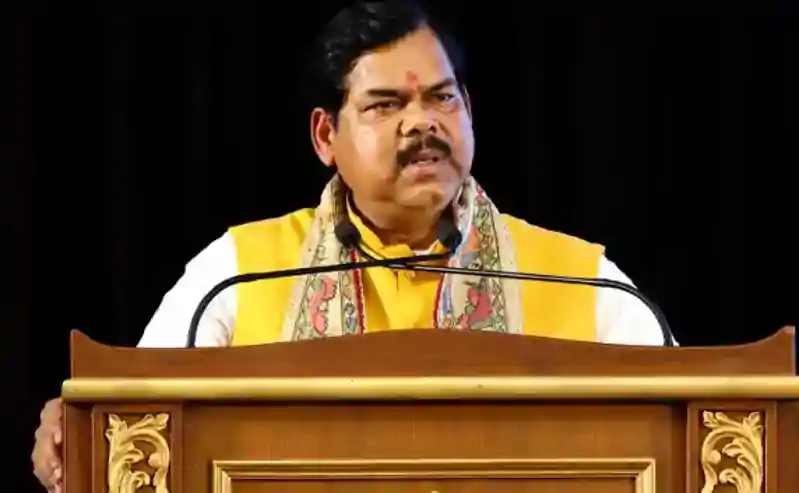 शिक्षकों एवं कर्मियों के हितों की रक्षा के लिए राज्य सरकार प्रतिबद्ध: शिक्षा मंत्री शिक्षकों एवं कर्मियों के हितों की रक्षा के लिए राज्य सरकार प्रतिबद्ध: शिक्षा मंत्री