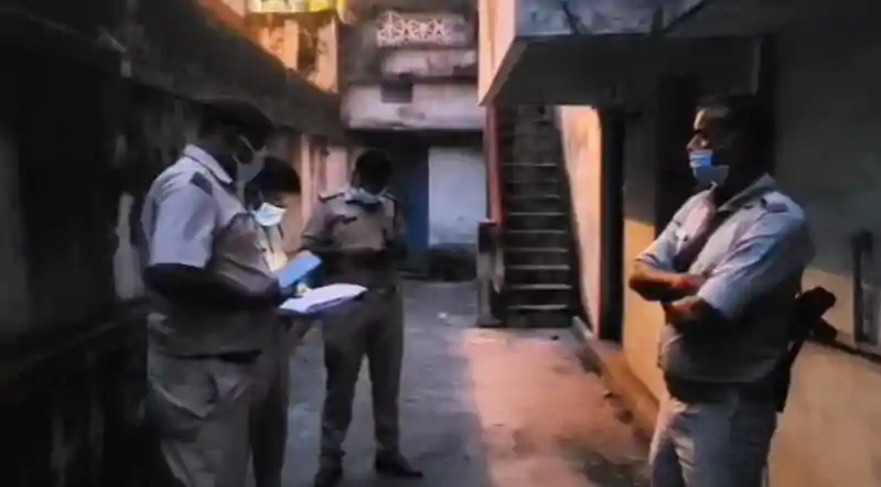 बंद घर से मिला मां-बेटे का शव, पुलिस गुत्थी सुलझाने में जुटी बंद घर से मिला मां-बेटे का शव, पुलिस गुत्थी सुलझाने में जुटी