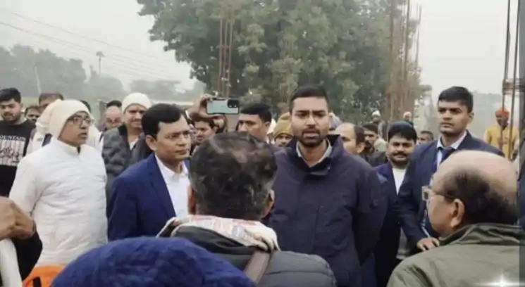 बाप शेर तो बेटा सवा शेर! दीपक प्रकाश के अंदाज़ ने बढ़ाई सियासी सरगर्मी, अधिकारियों को दिए गए सख्त निर्देश