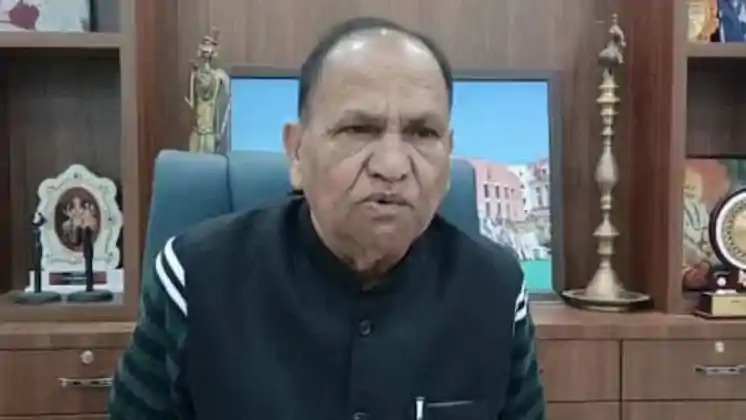 हिजाब विवाद: बीजेपी नेता CP सिंह ने कहा- दिल्ली ब्लास्ट से नुसरत का कनेक्शन