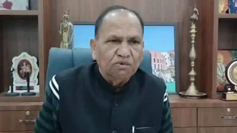 हिजाब विवाद: बीजेपी नेता CP सिंह ने कहा- दिल्ली ब्लास्ट से नुसरत का कनेक्शन BJP