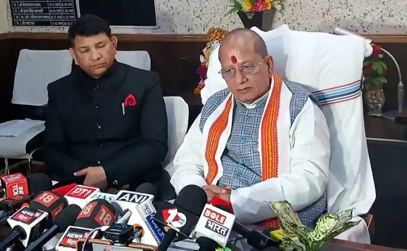 विजय सिन्हा की तस्वीर 