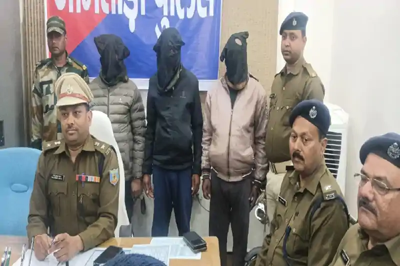 कैशबैक का झांसा देकर ठगी करने वाले साइबर गिरोह जामताड़ा पुलिस ने किया भंडाफोड़, तीन गिरफ्तार कैशबैक का झांसा देकर ठगी करने वाले साइबर गिरोह जामताड़ा पुलिस ने किया भंडाफोड़, तीन गिरफ्तार