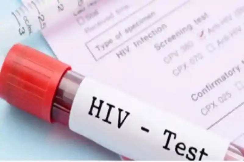 चाईबासा सदर अस्पताल पर फिर लगा गंभीर आरोप, संक्रमित रक्त चढ़ाने से एक ही परिवार के तीन सदस्य HIV पॉजिटिव