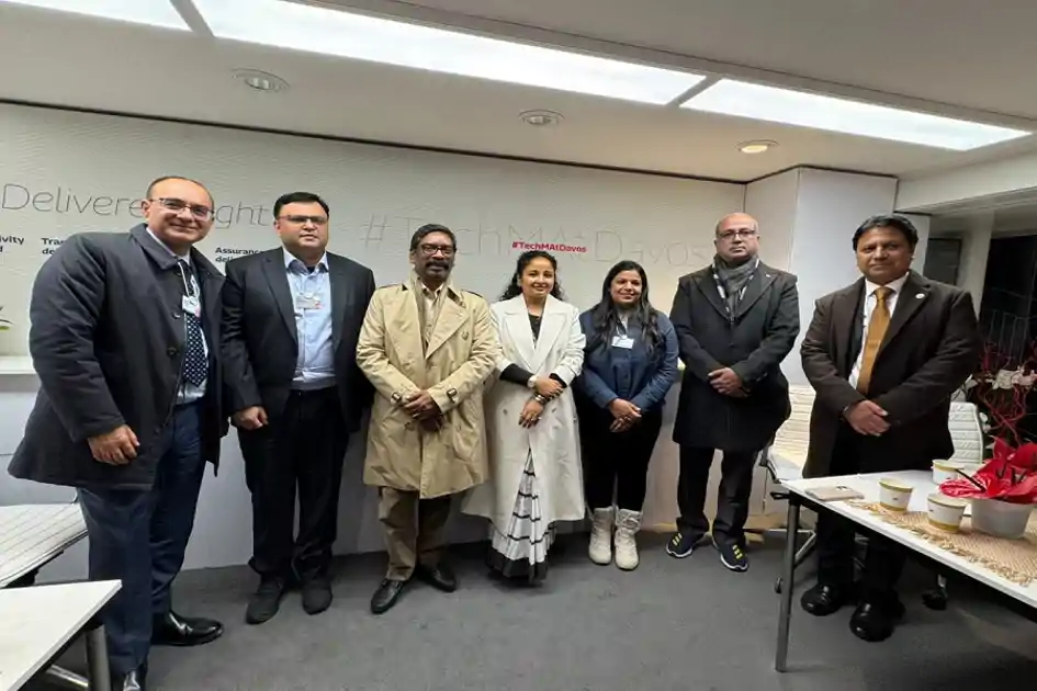 दावोस में झारखण्ड की ऐतिहासिक मौजूदगी, CM के बाद कल्पना सोरेन को भी मिला 'व्हाइट बैच' सम्मान 