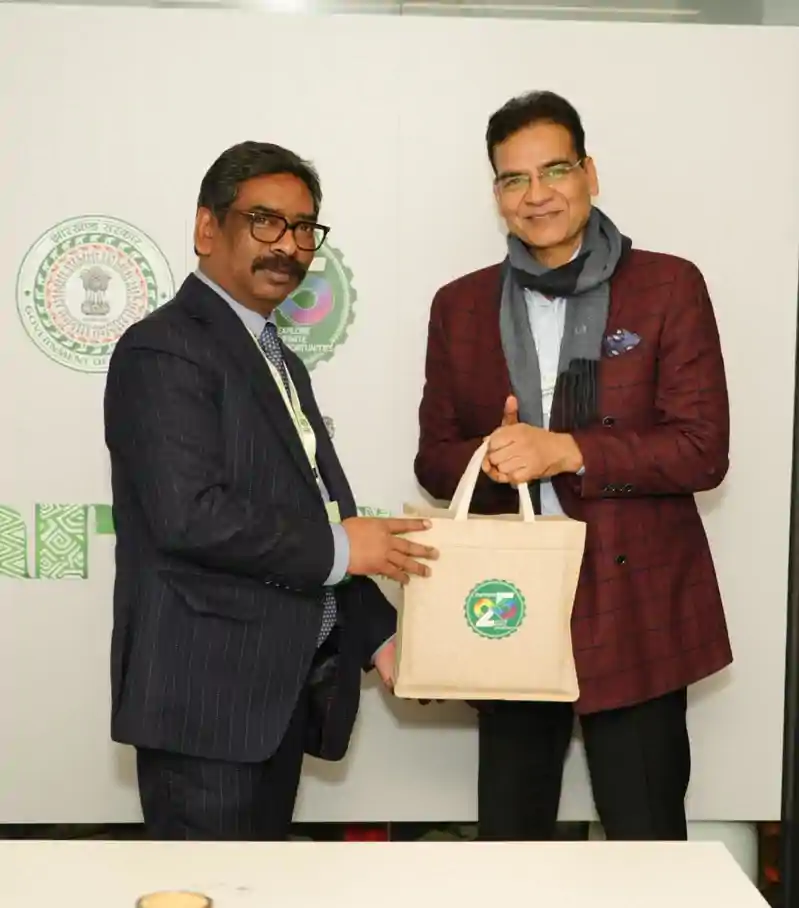 दावोस में मुख्यमंत्री हेमन्त सोरेन से ग्लोबल रिटेल आउटलेट कंपनी लूलू ग्रुप के फाउंडर ने की मुलाकात