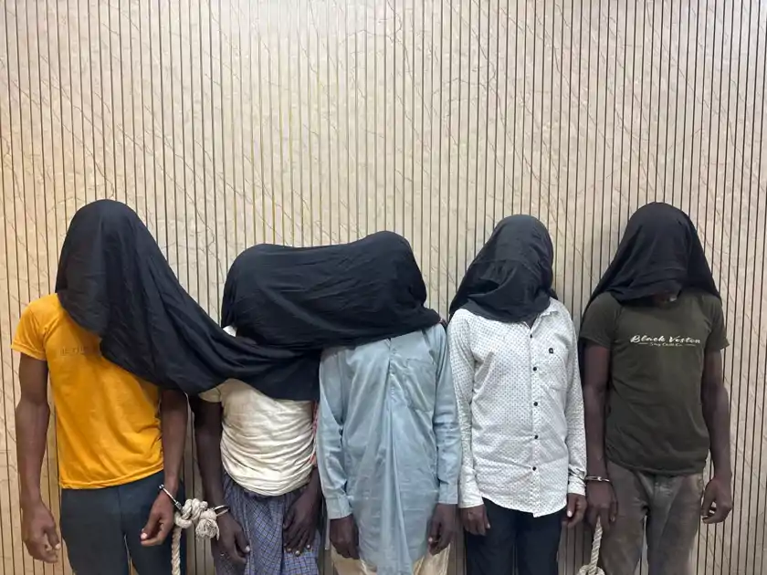 हजारीबाग: बड़कागांव पुलिस ने विभिन्न कांडों के गैर-जमानती वारंट के 5 अभियुक्त को भेजा जेल, छापेमारी जारी