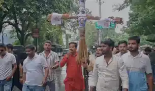 नीट छात्र लाठीचार्ज मामला: एनएसयूआइ का केंद्र सरकार के खिलाफ जोरदार प्रदर्शन