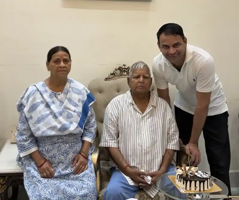 तेज प्रताप हुए भावुक, पिता लालू यादव के लिए लिखा कुछ ऐसा...आंसू छलक जायेंगे.... तेज प्रताप हुए भावुक, पिता लालू यादव के लिए लिखा कुछ ऐसा...आंसू छलक जायेंगे....