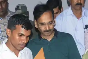  झारखंड शराब घोटाला मामले में 5 करोड़ की डील का खुलासा, IAS विनय चौबे का त्रिपाठी कनेक्शन उजागर