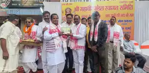 सरहुल उत्सव में दिखी सामाजिक एकता, श्री महावीर मंडल स्वागत समिति ने किया पाहनों का भव्य सम्मान