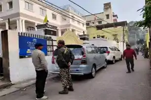 छापेमारी करने गयी ED की टीम को पालतू कुत्तों ने रोका, यहां का है मामला 