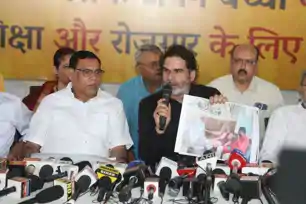 प्रशांत किशोर ने गृह मंत्री अमित शाह पर किया बड़ा हमला, बोले - चुनाव से पहले हार के डर से अमित शाह ने दानापुर के जन सुराज उम्मीदवार अखिलेश साह को दिनभर साथ बैठाकर रखा और नामांकन नहीं करने दिया