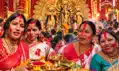 सिंदूर खेला के साथ मां दुर्गा को दी गई भावुक विदाई