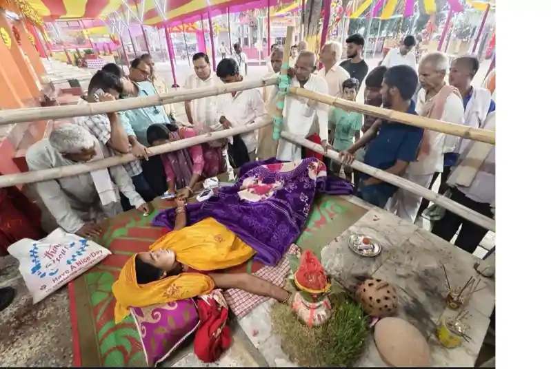मन्नत पूरी हुई, लेकिन हो गई मौत, 9 दिन व्रत, 10वें दिन चली गई जान मन्नत पूरी हुई, लेकिन हो गई मौत, 9 दिन व्रत, 10वें दिन चली गई जान