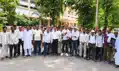 लखापुर में उच्च माध्यमिक विद्यालय भवन निर्माण की मांग, DM से मिले 50 से अधिक ग्रामीण