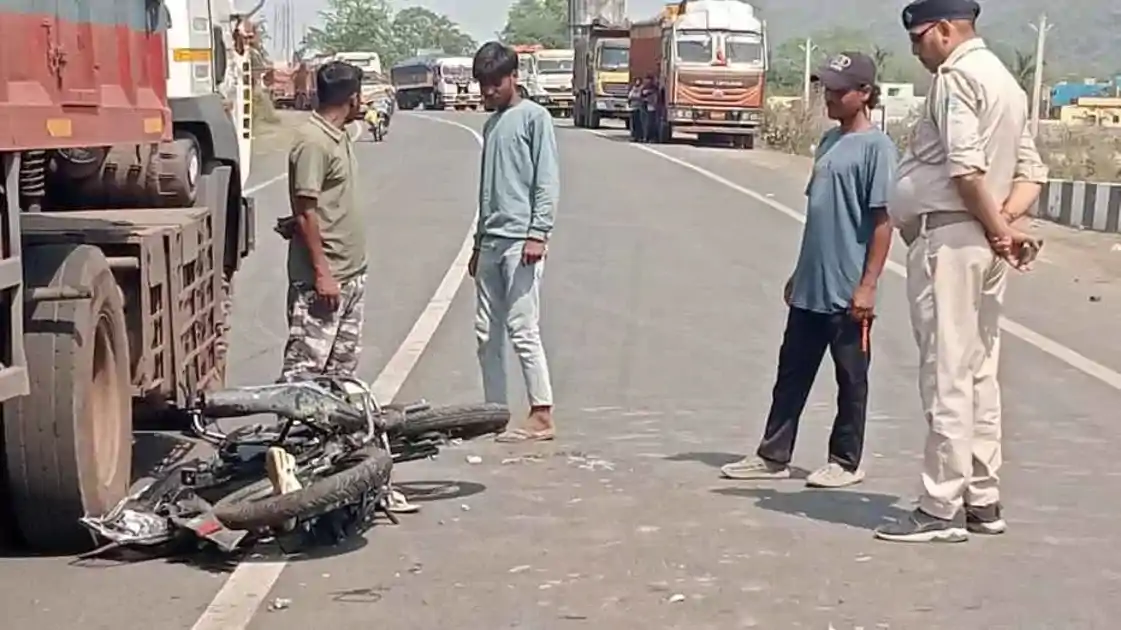 चांडिल न्यू बाईपास NH-32 पर दर्दनाक हादसा, ट्रेलर की टक्कर से एक की मौत, दो घायल