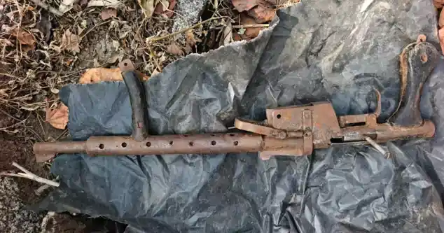 शेरघाटी में सुरक्षा बलों की बड़ी कार्रवाई, पहाड़ी गुफा से विस्फोटक और हथियार बरामद-