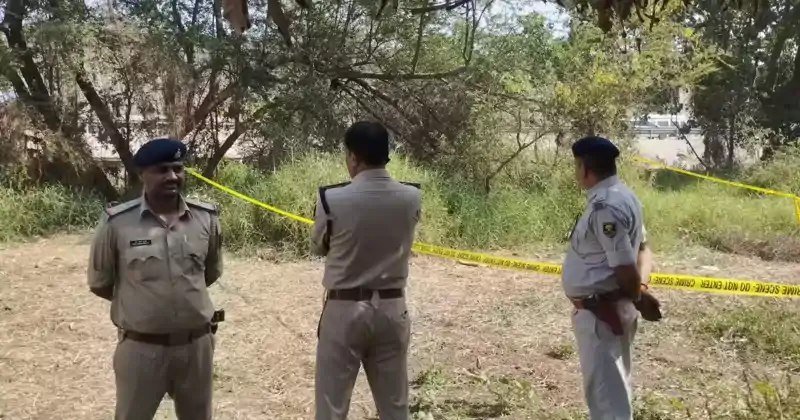 पटना ज्वेलरी लूटकांड : कट्टे से फायरिंग कर भाग रहा था आरोपी, एनकाउंटर में हुआ घायल पटना ज्वेलरी लूटकांड : कट्टे से फायरिंग कर भाग रहा था आरोपी, एनकाउंटर में हुआ घायल