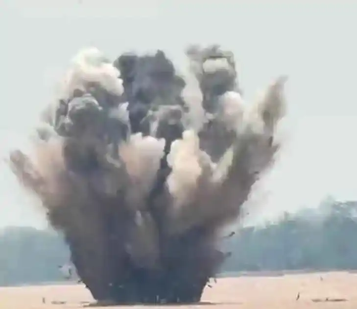 स्वर्णरेखा नदी के किनारे मिला 227 किलो का विस्फोटक निष्क्रिय, सेना के ऑपरेशन से टला बड़ा खतरा