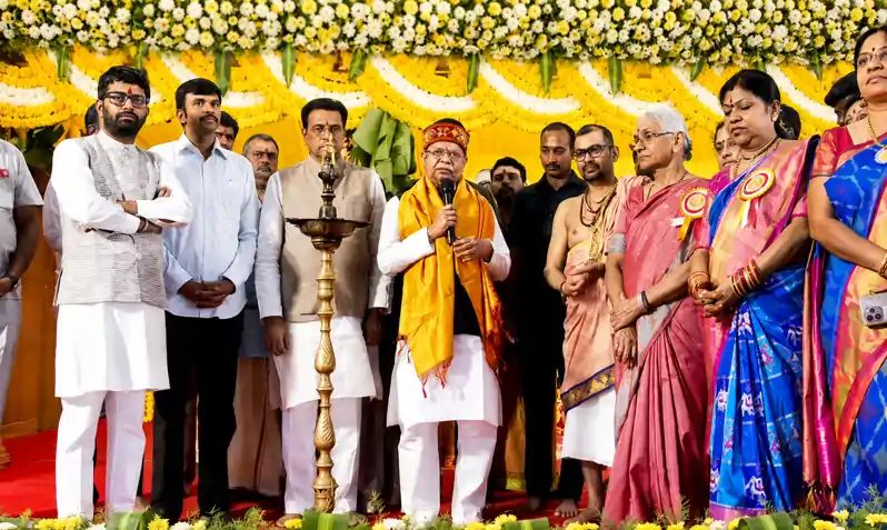 संत स्वामी अभिषेक ब्रह्मचारी के संरक्षण में शुरू हुआ कुमकुमार्चन महायज्ञ संत स्वामी अभिषेक ब्रह्मचारी के संरक्षण में शुरू हुआ कुमकुमार्चन महायज्ञ