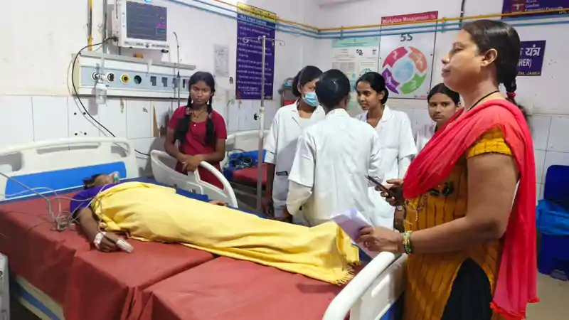 कस्तूरबा गांधी बालिका विद्यालय की दो छात्राएं बेहोश, नाश्ते के बाद बिगड़ी तबीयत कस्तूरबा गांधी बालिका विद्यालय की दो छात्राएं बेहोश, नाश्ते के बाद बिगड़ी तबीयत