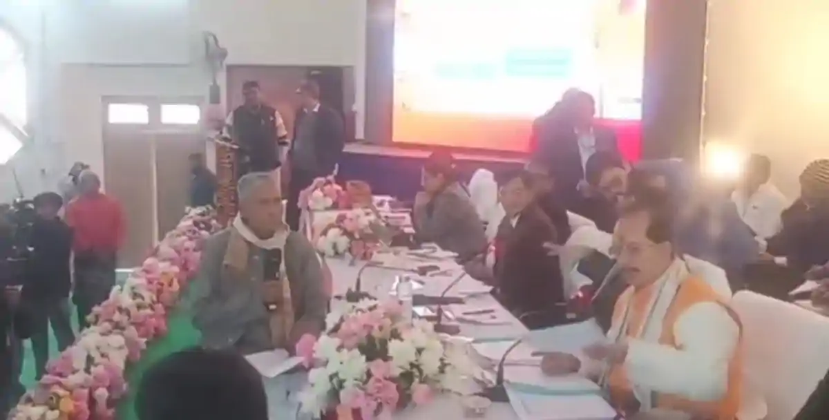 खतियान में " भूमिहार ब्राह्मण " नहीं लिखने पर डिप्टी CM ने CO की लगा दी जमकर क्लास, बोले- कोई बदलाव नहीं होगा जो पहले था वो करो 